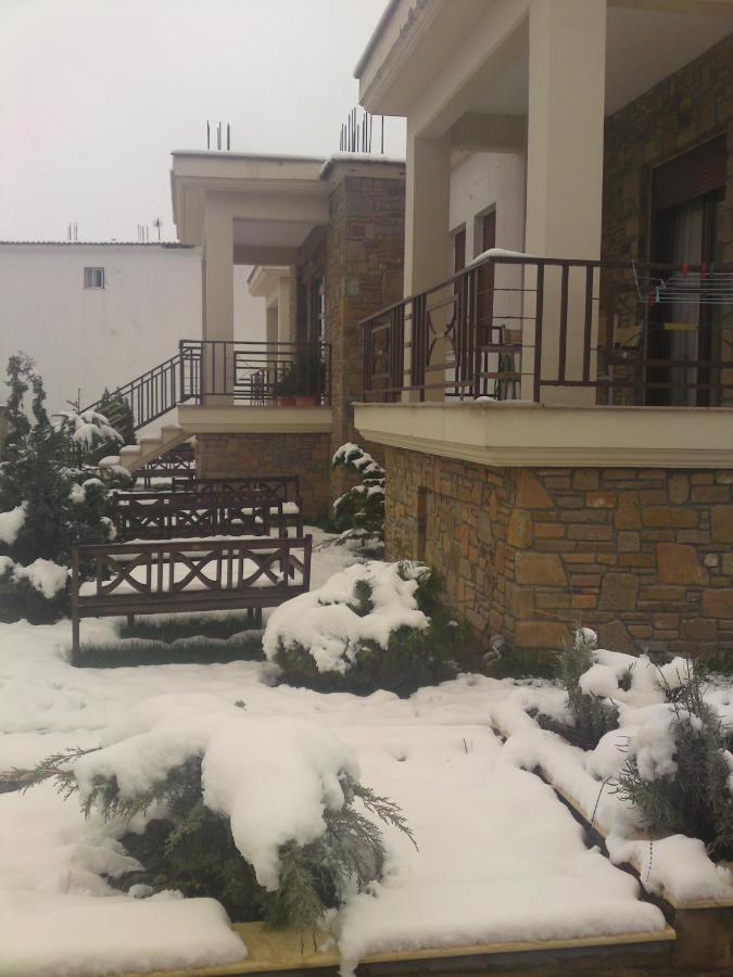Villa Evenos Káto Loutrákion Zimmer foto